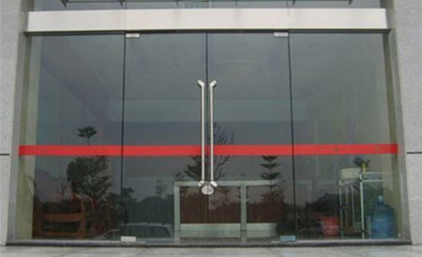 安裝無(wú)框地彈門(mén)，這些 “隱藏” 步驟你知道幾個(gè)？